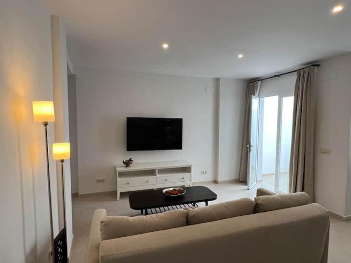 Apartamento La Canela Нерха Екстериор снимка