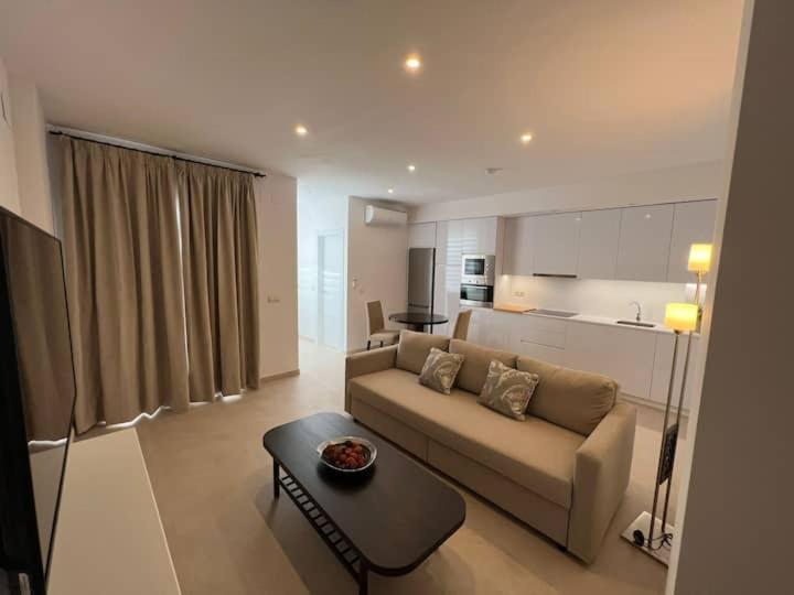 Apartamento La Canela Нерха Екстериор снимка