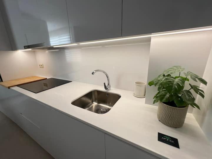 Apartamento La Canela Нерха Екстериор снимка